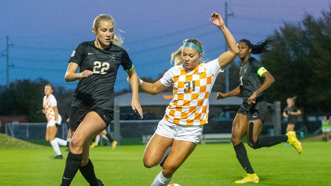 Taylor Huff Leaves Tennessee Soccer for Ex-Coach Brian Penske