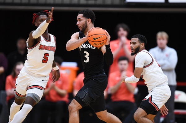 Cleveland State Men’s Basketball Player Falls on Street at Youngstown State Track and Field