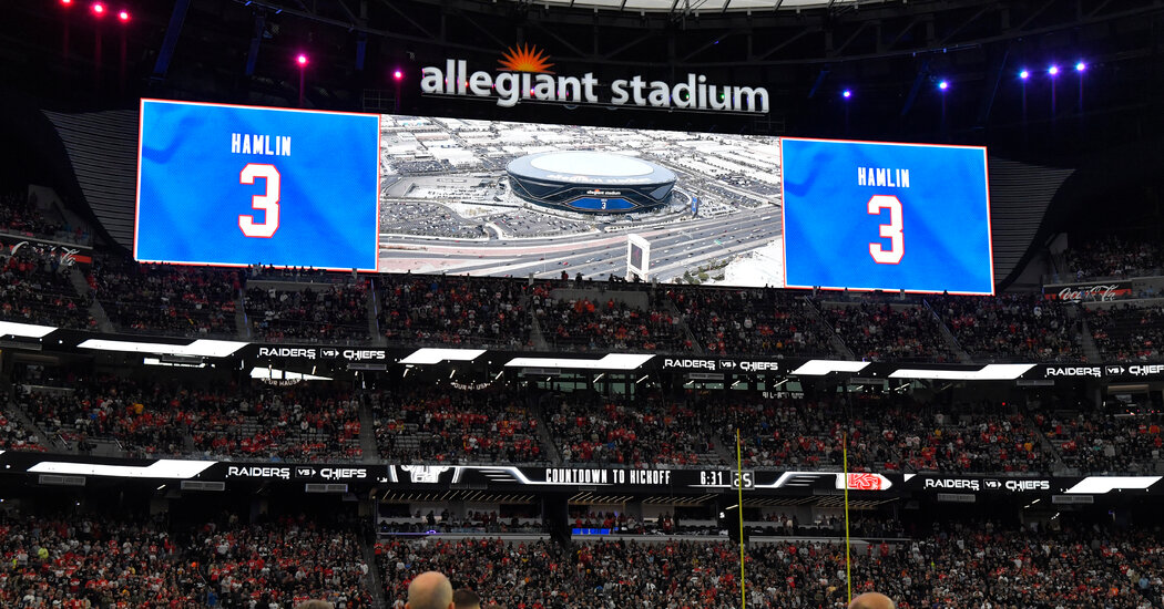 NFL players return to the field after Bills’ Dumar Hamlin collapse