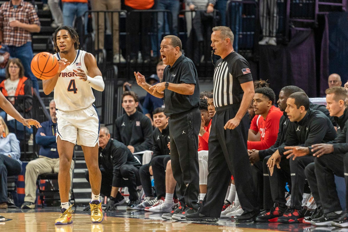 Houston men’s basketball team tops the season for first time since 1983