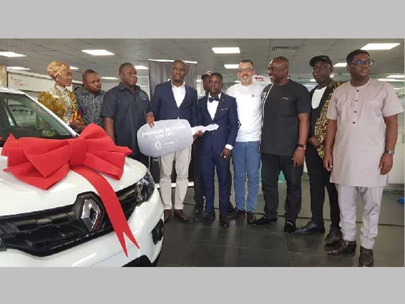 De-Luxy Boxing League: Renault Ghana Gives Cars to Winners