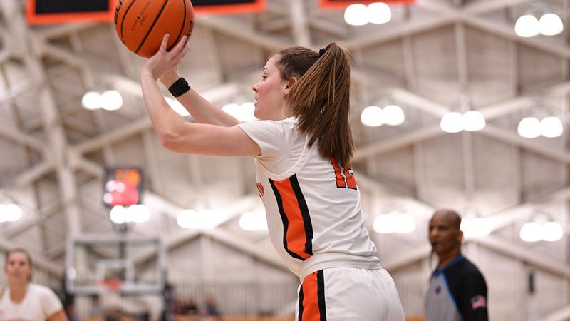 Women’s basketball heads to Dartmouth on Saturday