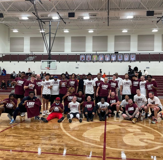 Licking Heights Hosts Alum Basketball Game and Raises Funds for Charity