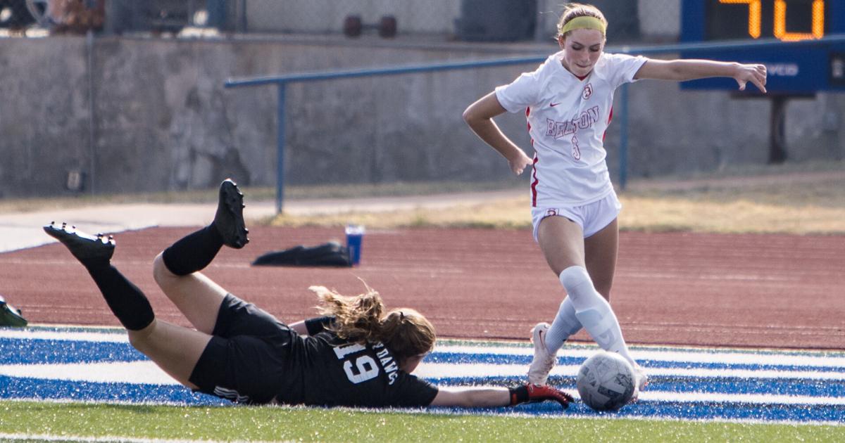 Football: Belton Girls use early wind advantage to win season opener at Cove | Belton