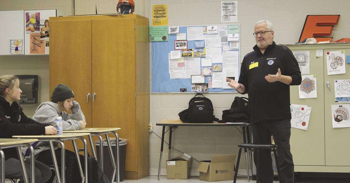 Statewide sportswriter and podcaster John Millea visits PHS classes.community