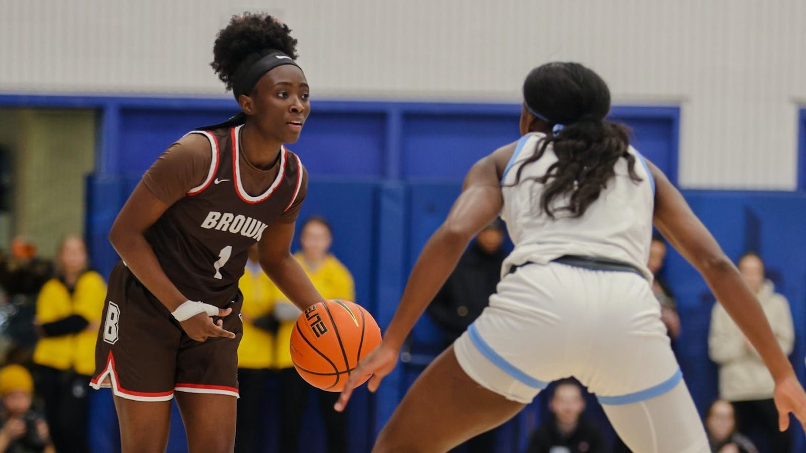 Women’s basketball loses third straight after high-scoring incident in Colombia