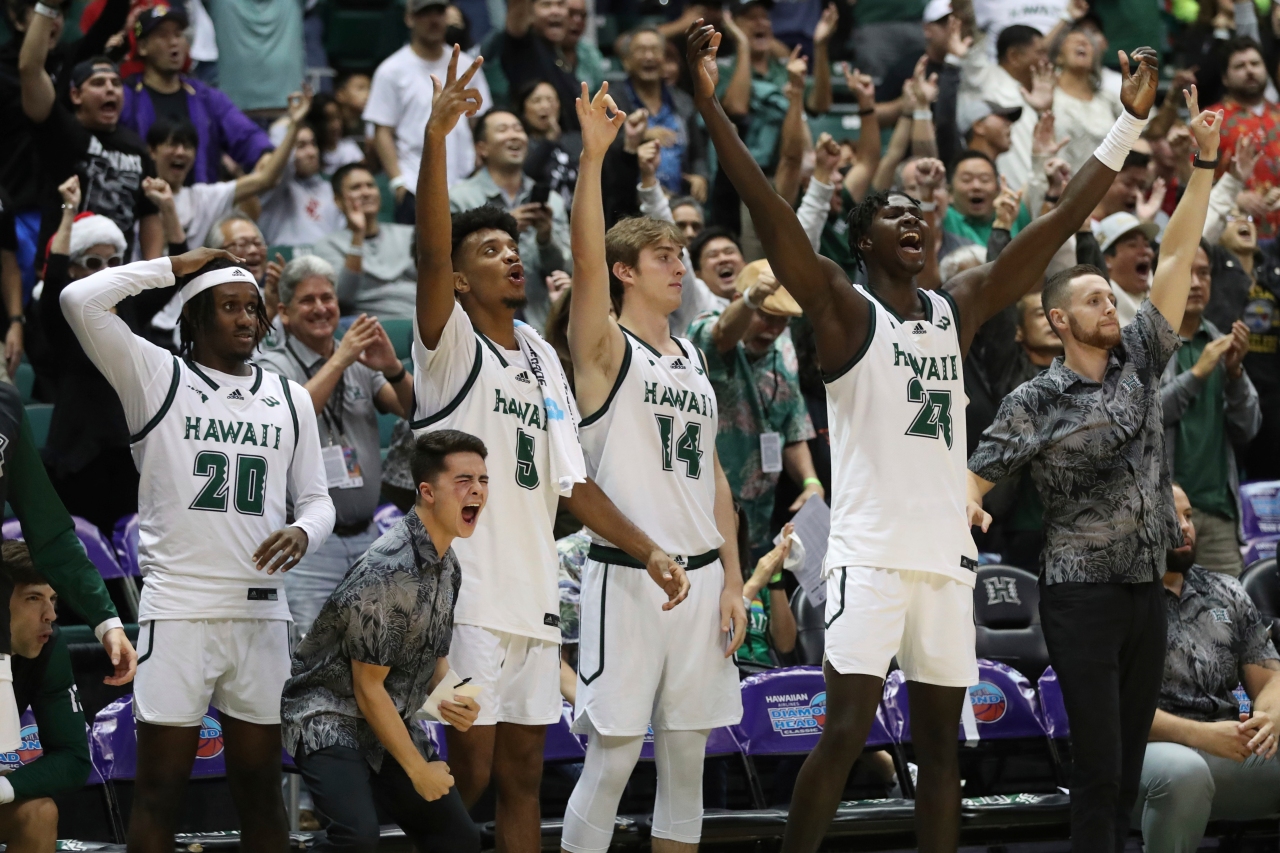 Hawaii Men’s Basketball Beats Cal Poly