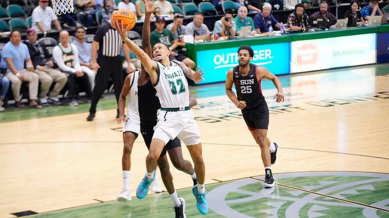 Men’s basketball beats CSUN 58-51