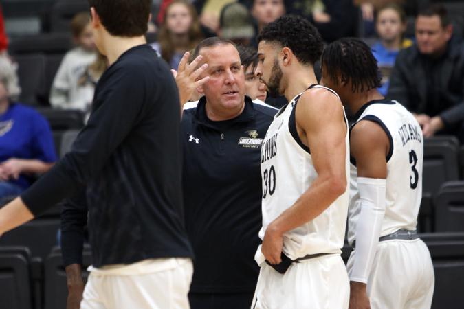 Men’s basketball moves to Little Rock on Wednesday