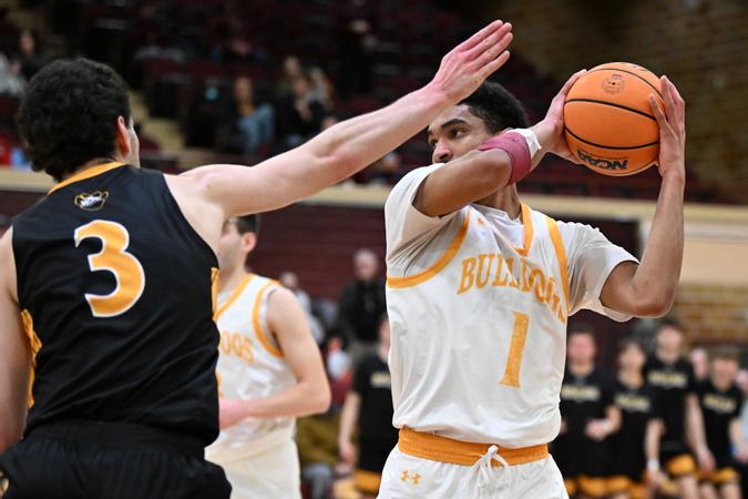 UMD Men’s Basketball Beats Romano in 92-89 Overtime Rollercoaster Beats Wayne State