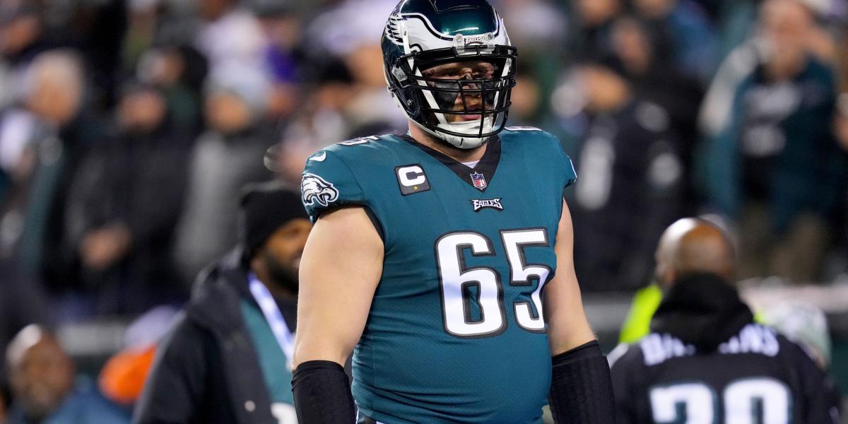 Eagles surprise Lane Johnson’s toughness with playoff win