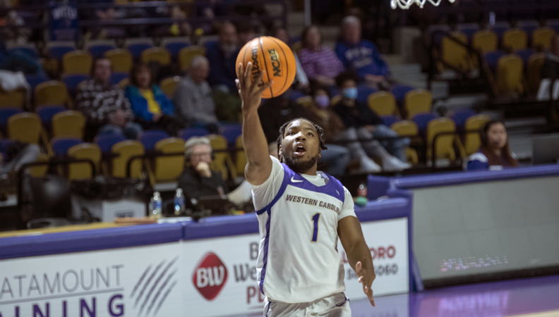 Men’s Basketball Takes Dominant Victory Over Mercer On Saturday