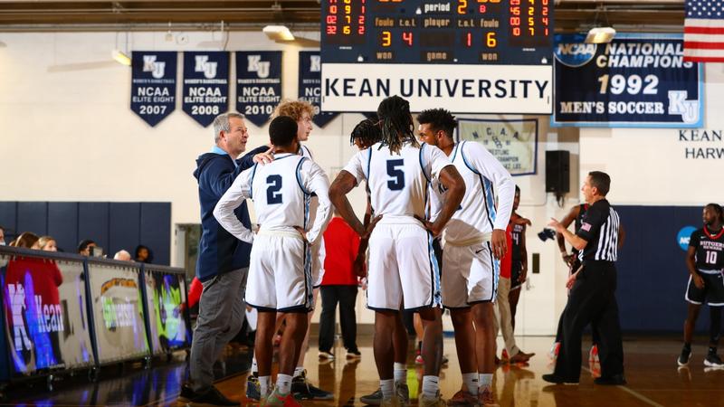 Men’s basketball unbeaten streak snapped by Rowan