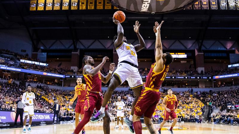 Men’s basketball hosts LSU on Wednesday