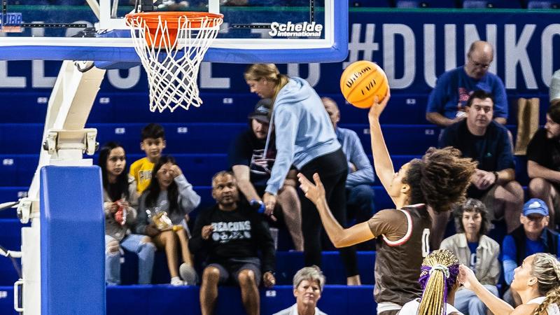 Women’s basketball starts playing Ivy League at Penn on Monday