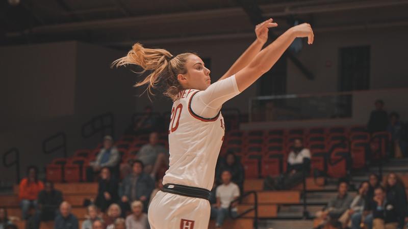 Women’s basketball starts the Ivy play 2-0 after a 30-point win over Brown.