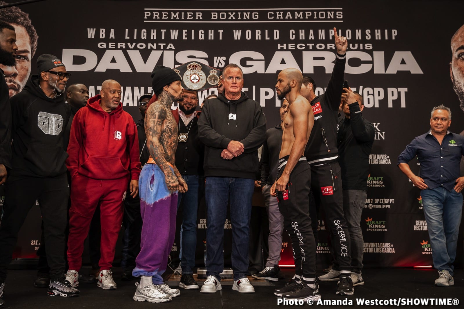 Tonight: Davis vs. Garcia & Ennis Vs. Chukhadzhian – Live Results