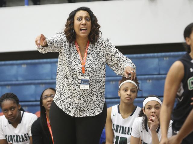 1 new women’s basketball team in top 25, 11 join area code list