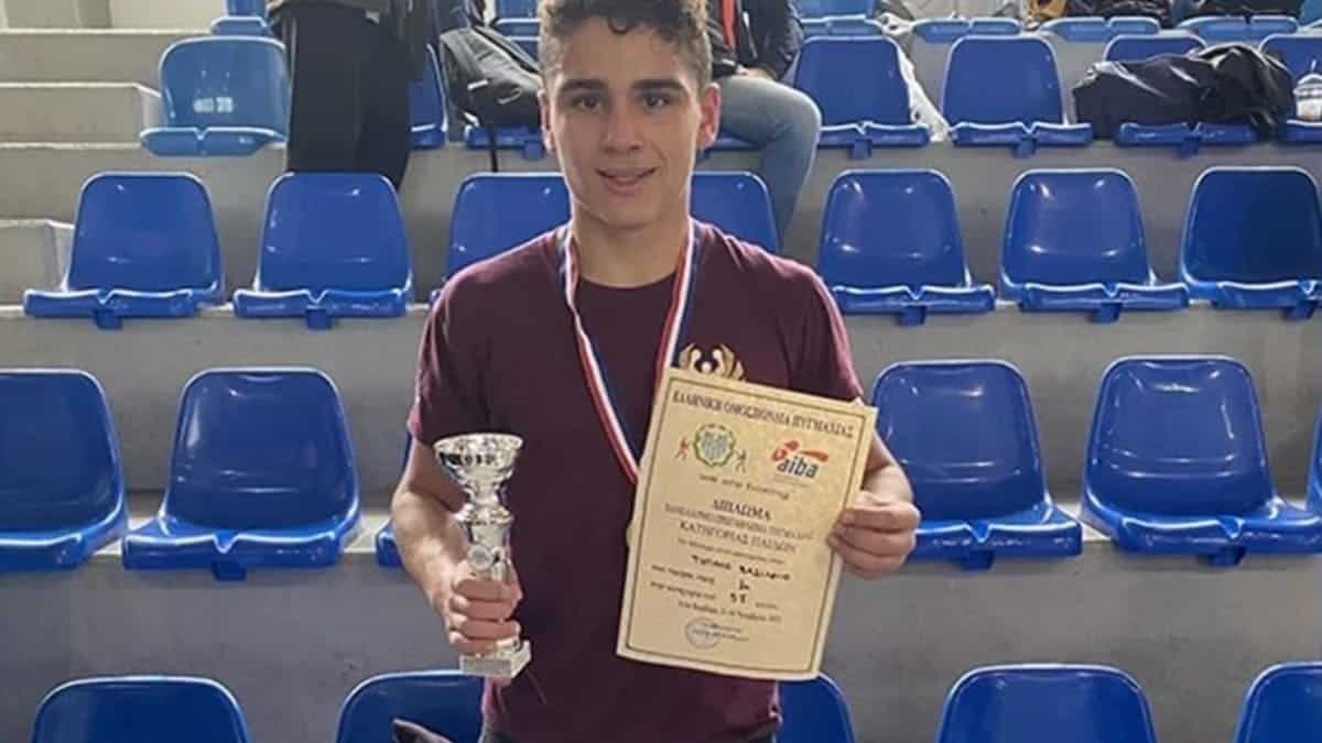 Boxing prodigy Vasilis Topalos, 16, dies in devastating incident