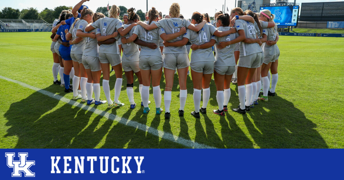 Women’s football welcomes four transfers for spring season – UK Athletics