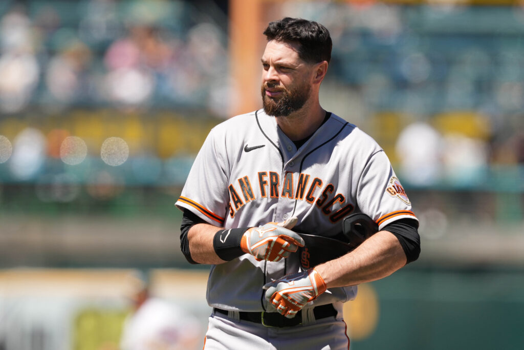 Blue Jays Sign Brandon Belt