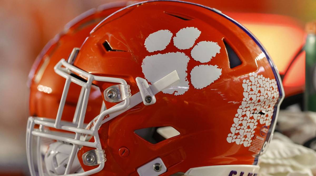 Clemson makes Garrett Riley the highest-paid assistant, according to report