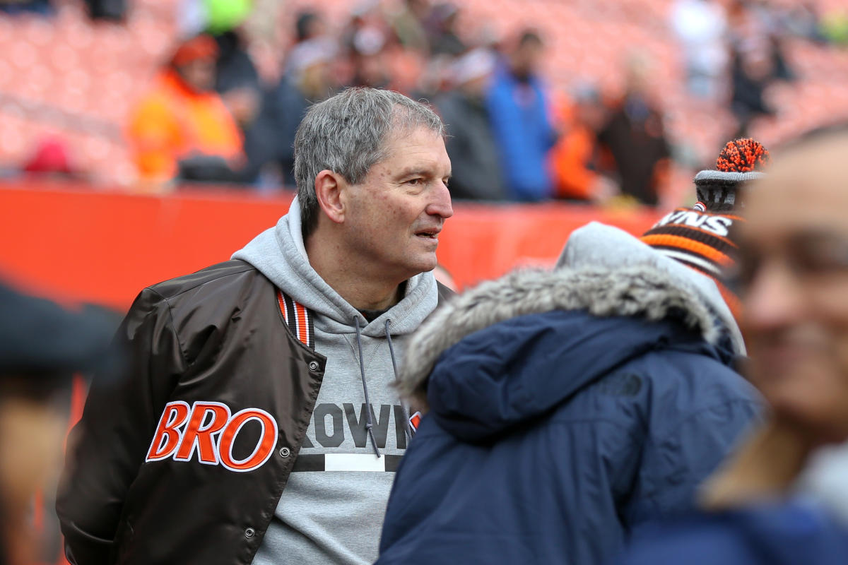 Browns poached Bernie Kosar from pregame radio show, he reportedly bet $19,000