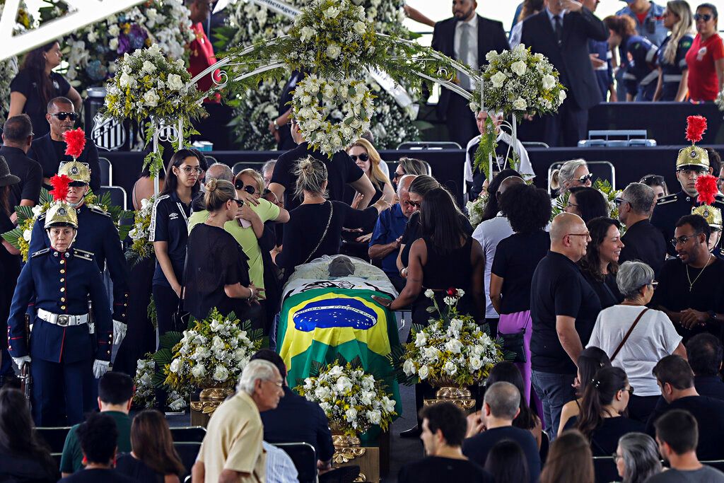 Brazilians pay tribute to ‘King of Football’ Pele