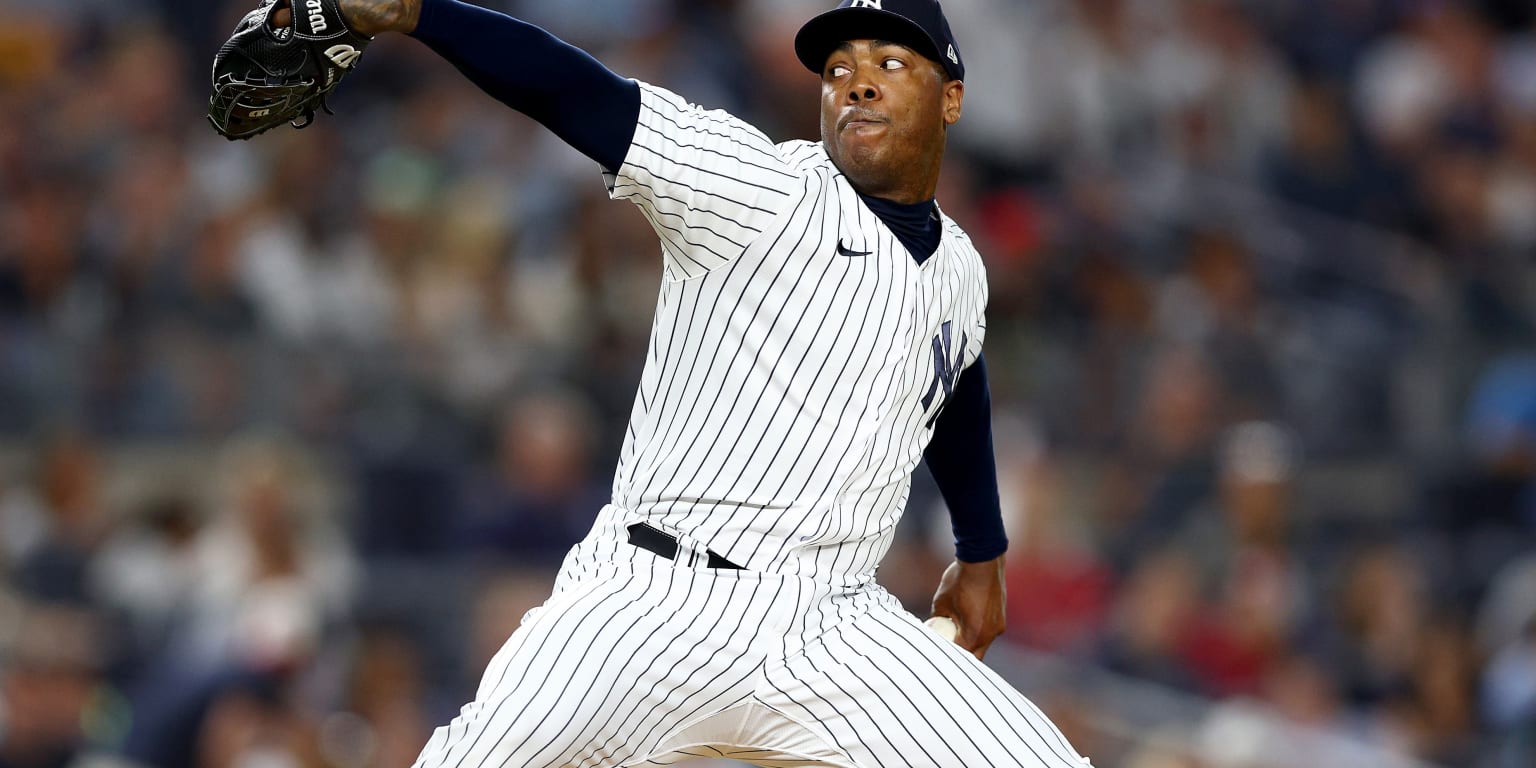 Aroldis Chapman, Royals agree to deal