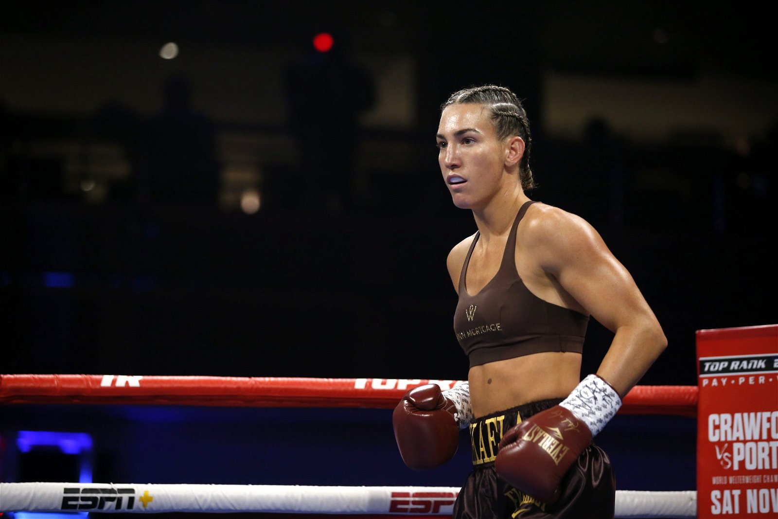 Michaela Mayer says 2-minute rounds are ‘hindering’ women’s boxing