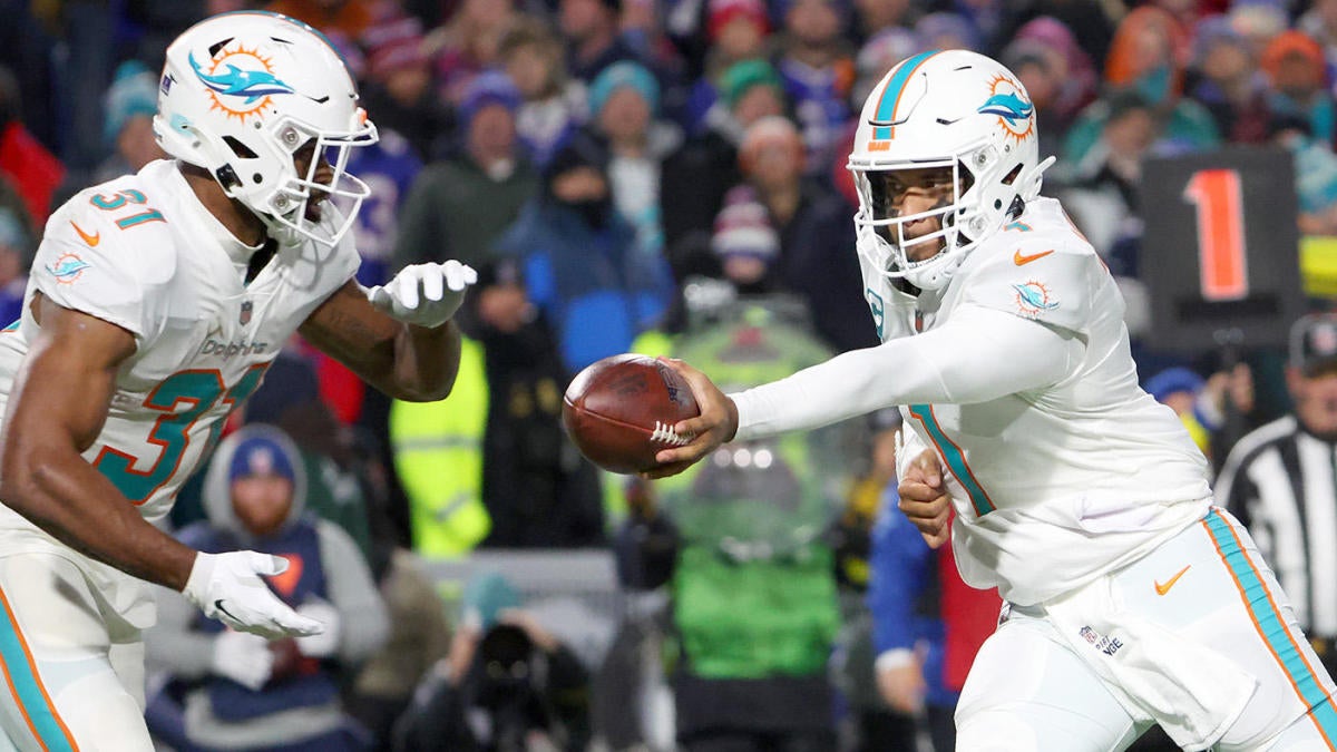 NFL Super Wild Card Weekend injuries: Lamar Jackson ruled out.  Dolphins without Tua Tagovailoa, Raheem Mostert