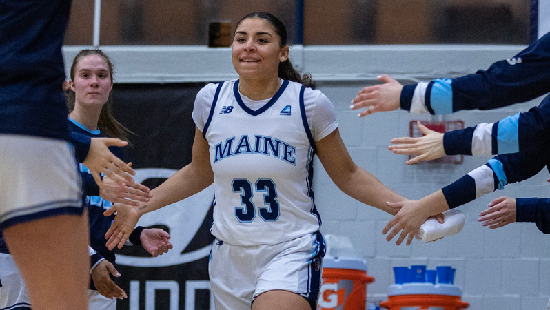 Preview: Women’s basketball set for early tip-off at UMass Lowell