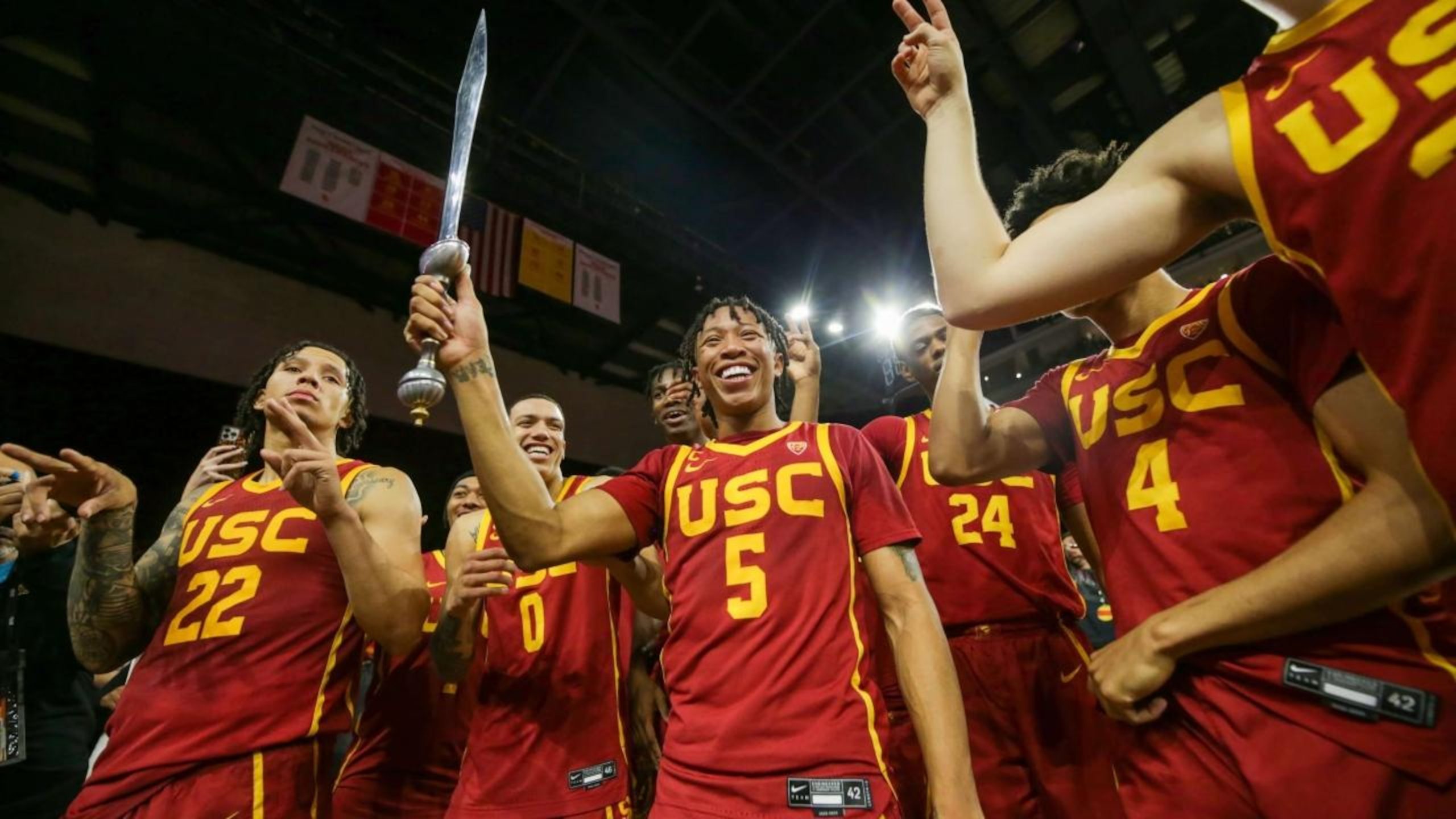 Southern Cal men’s basketball tops UCLA 8th, 77-64 comeback