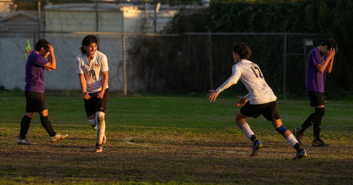 Hervey Ramirez lifts Los Amigos by beating Santiago in double overtime