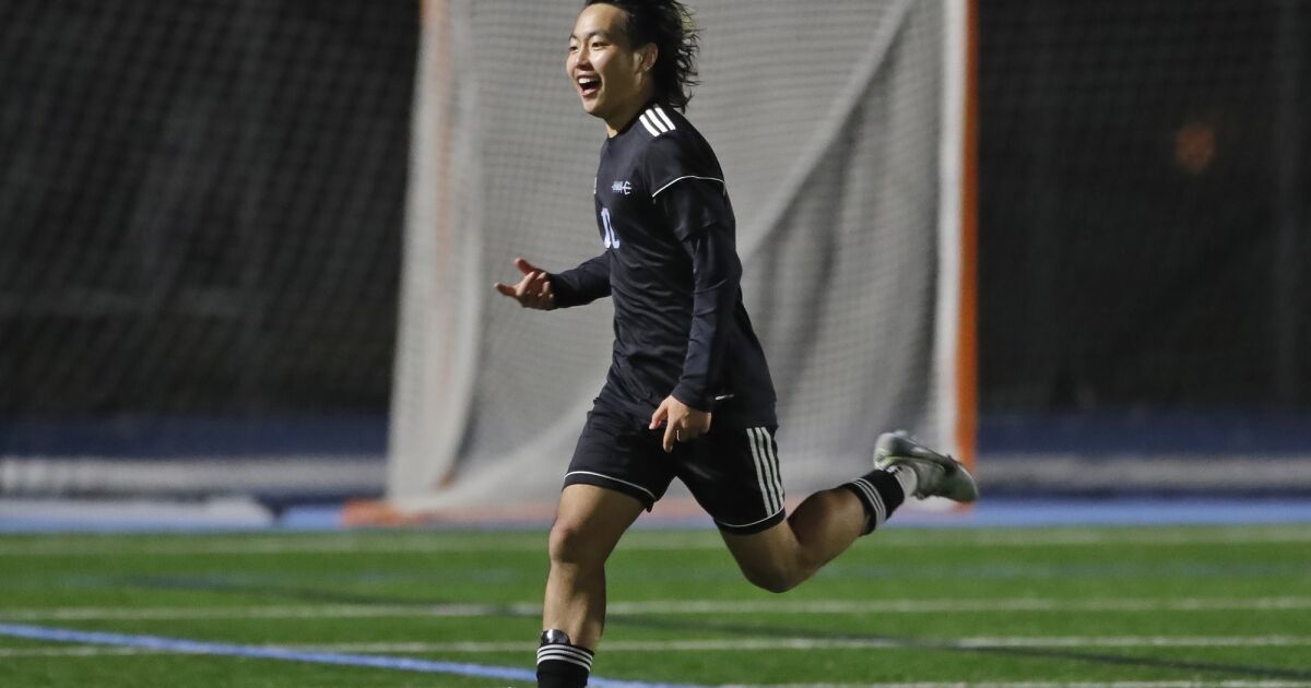 CdM Boys’ Soccer Ends Slide With Victory Over Rivals Newport Harbor