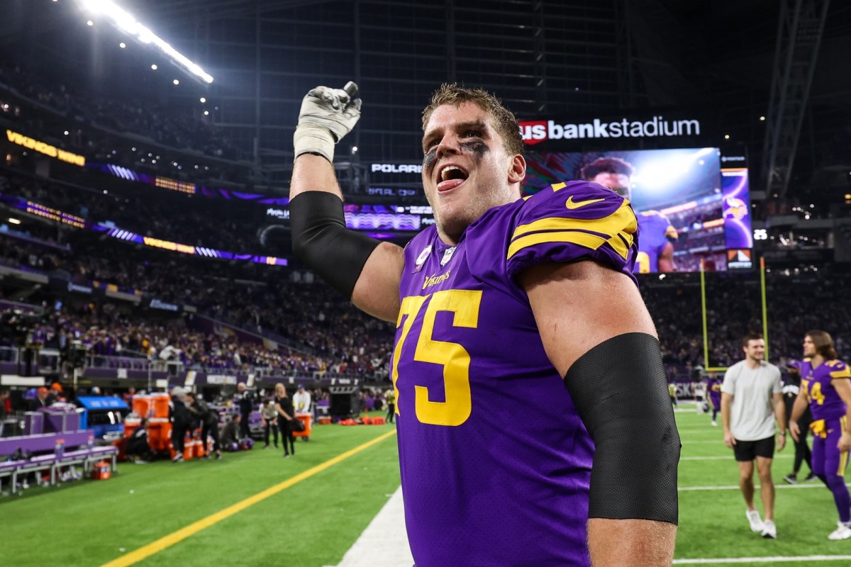 Vikings have serious concerns for offensive line after Brian O’Neal injury