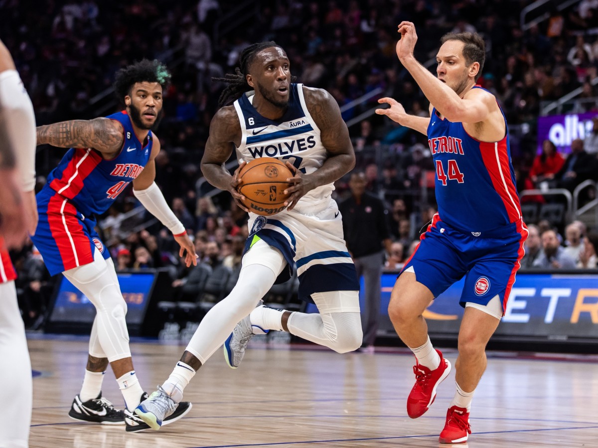 Enraged Timberwolves lose again to Pistons