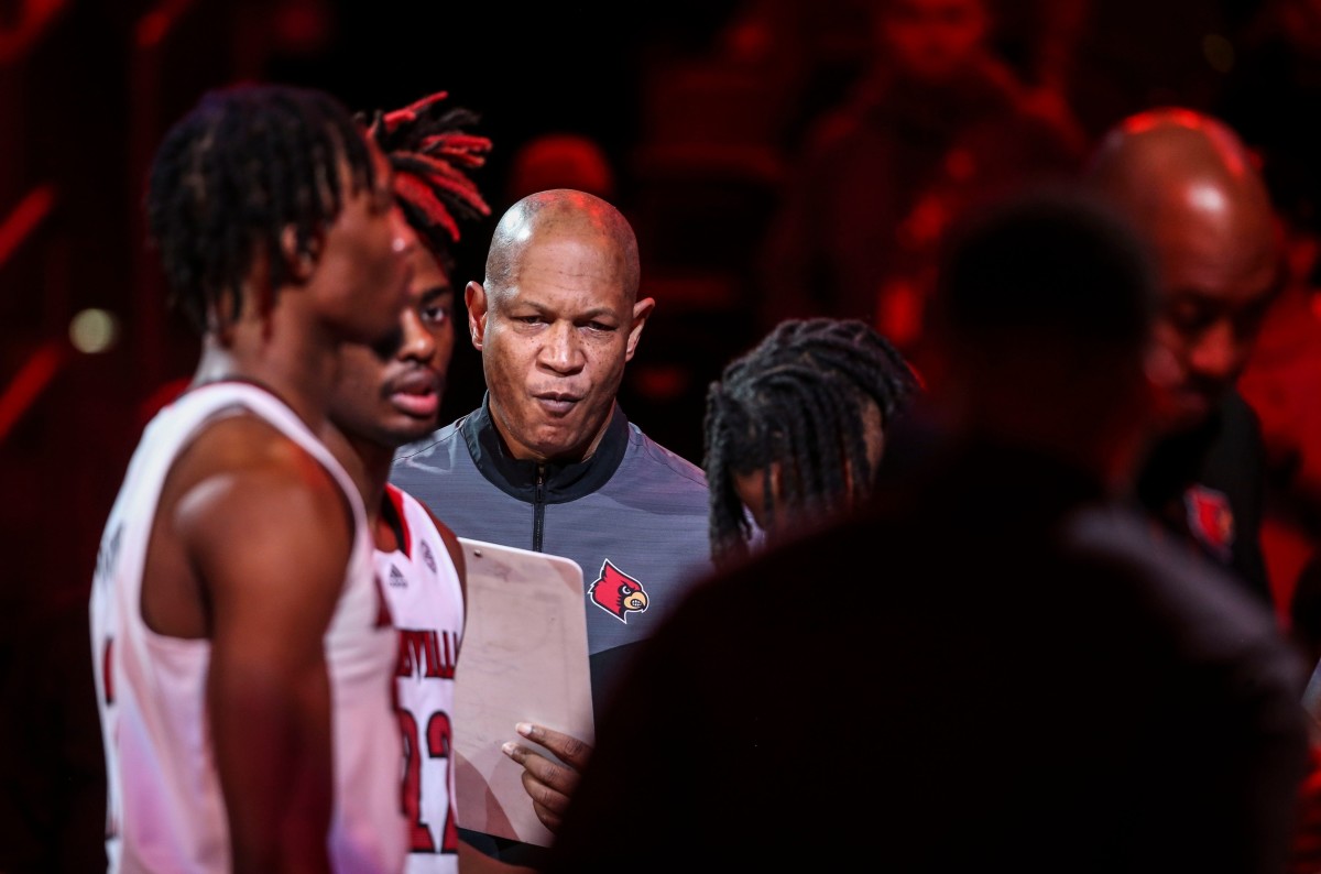 Despite mounting losses, Kenny Payne doesn’t believe Louisville quit