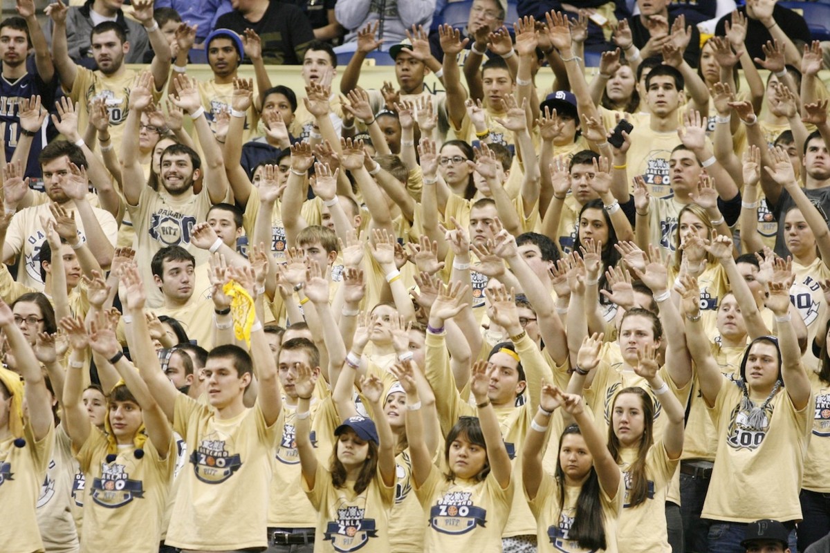 Pitt Panthers Fan Brings Old School Energy Back to Petersen Events Center