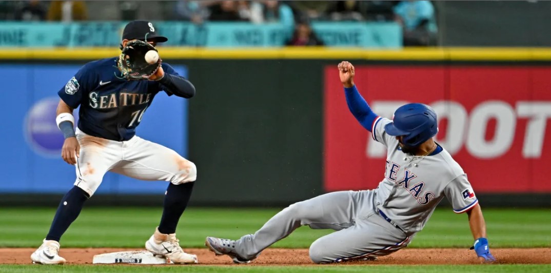 Mariners and Rangers Clash in Crucial AL West Showdown: A Battle of Aces and Strategy