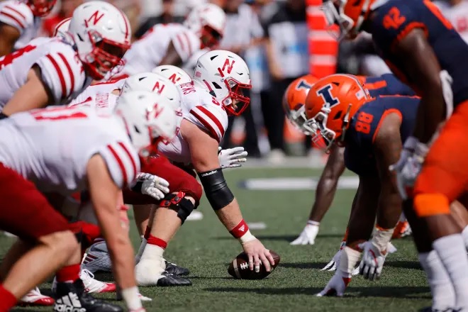 Big Ten Showdown: The Illini Challenge the Cornhuskers