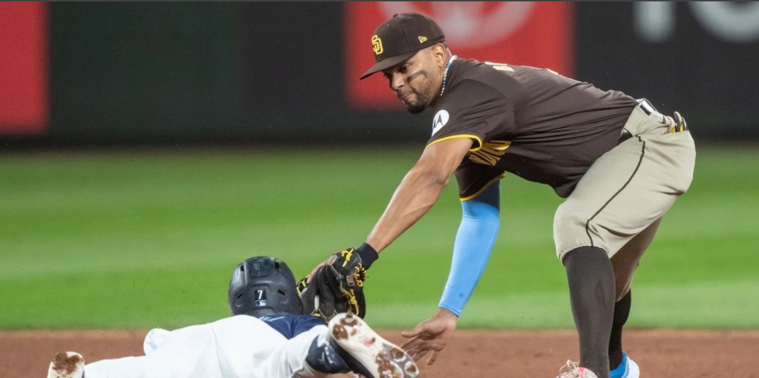 A Night of Power Hitting Awaits with Padres and Mariners Battling for Playoff Position