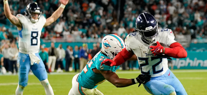 Titans’ Winless Streak Faces a Test Against Resilient Dolphins