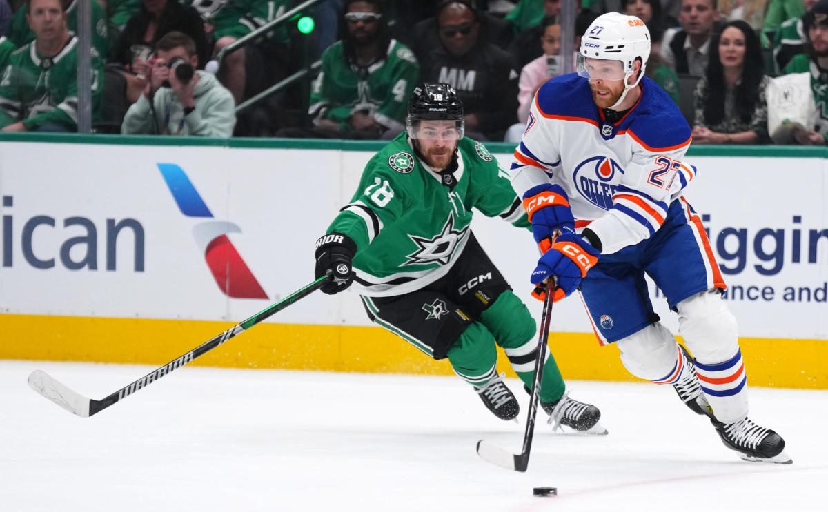 Puck Drop Drama: Edmonton Battles Dallas for Early Season Glory!