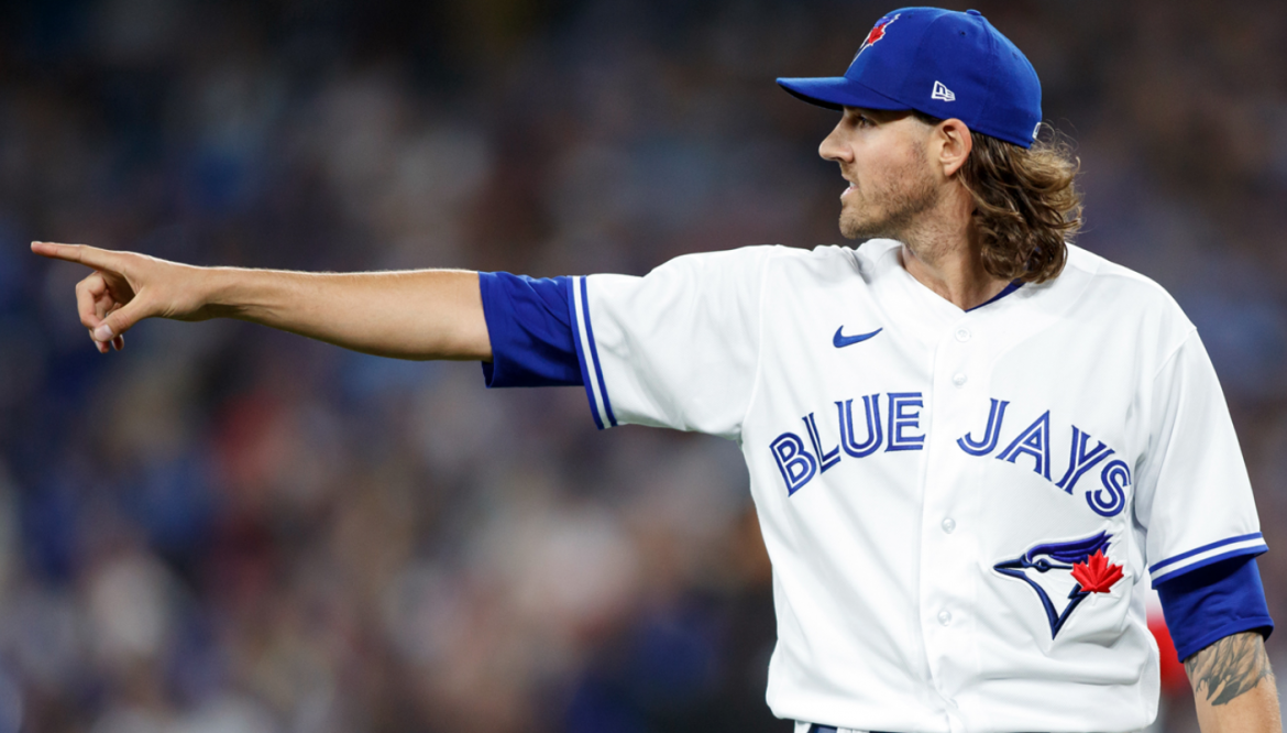 AL East Showdown: Red Sox and Blue Jays Fight for Every Inch