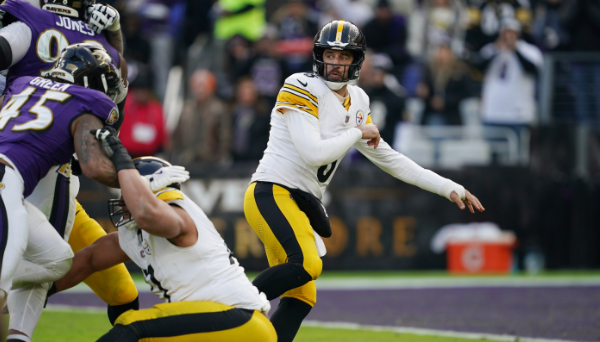 From Simulations to Scores: Exploring AI Views on Dolphins-Steelers Tilt