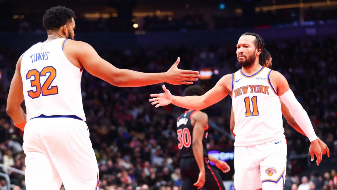 Eastern Conference Showdown: Knicks and Raptors Battle for Standings