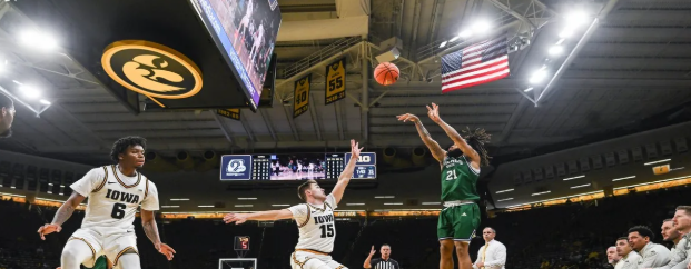 Spotlight on Hawkeyes-Huskies: AI’s Innovative Breakdown