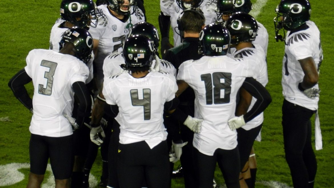 Oregon EDGE Teitum Tuioti Recognized Among College Football’s Most Important Players for 2026