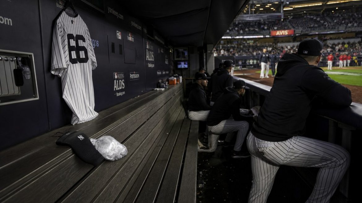 Aaron Judge Left Off Yankees Wild Card Roster With Calf Strain